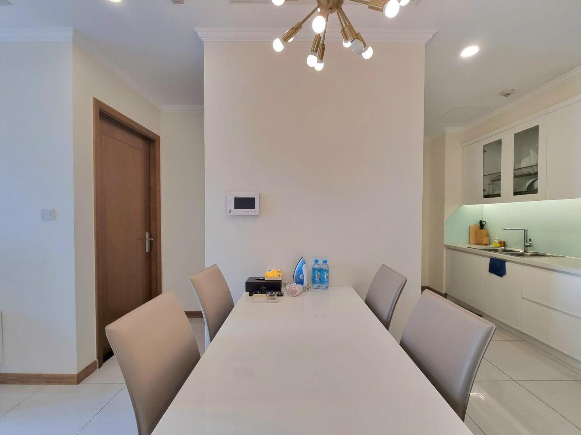 Khách sạn Vinhomes Landmark Luxury By Navie 5*
