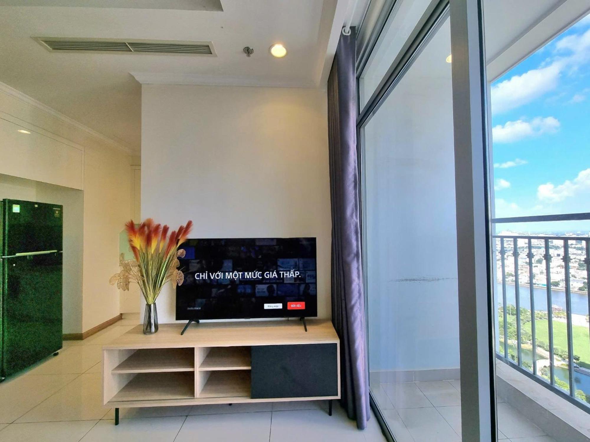Hotel Vinhomes Landmark Luxury By Navie