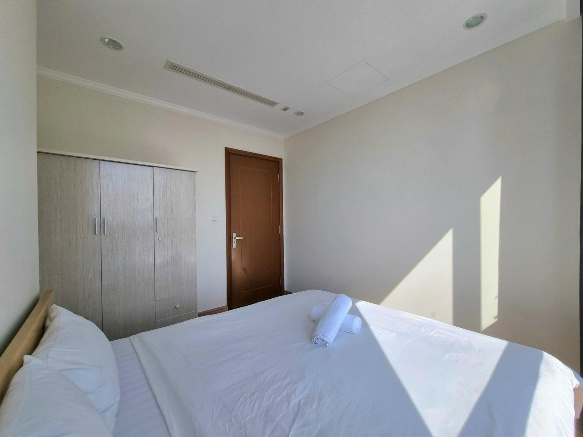 Hotel Vinhomes Landmark Luxury By Navie 5*