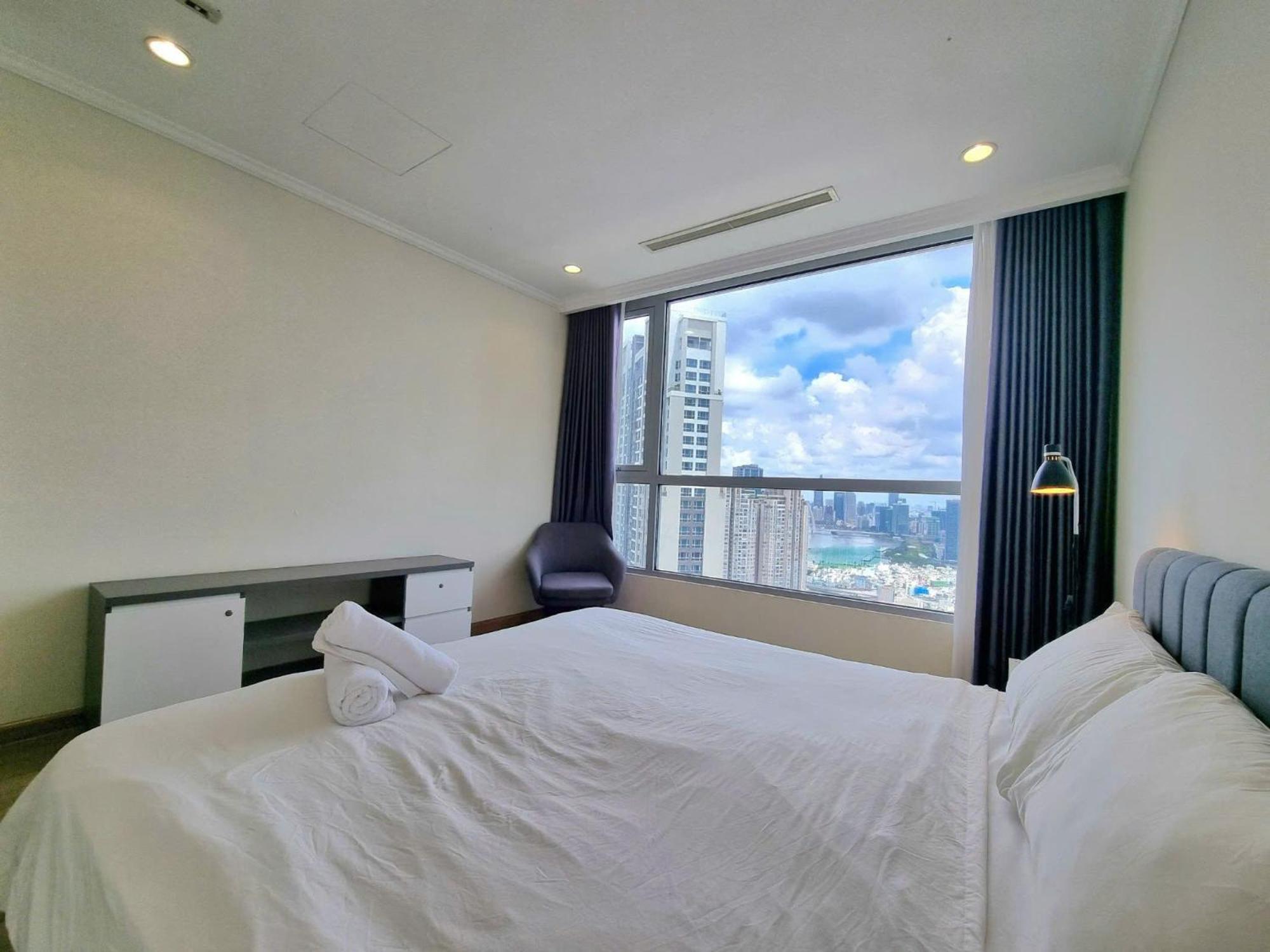 Hotel Vinhomes Landmark Luxury By Navie