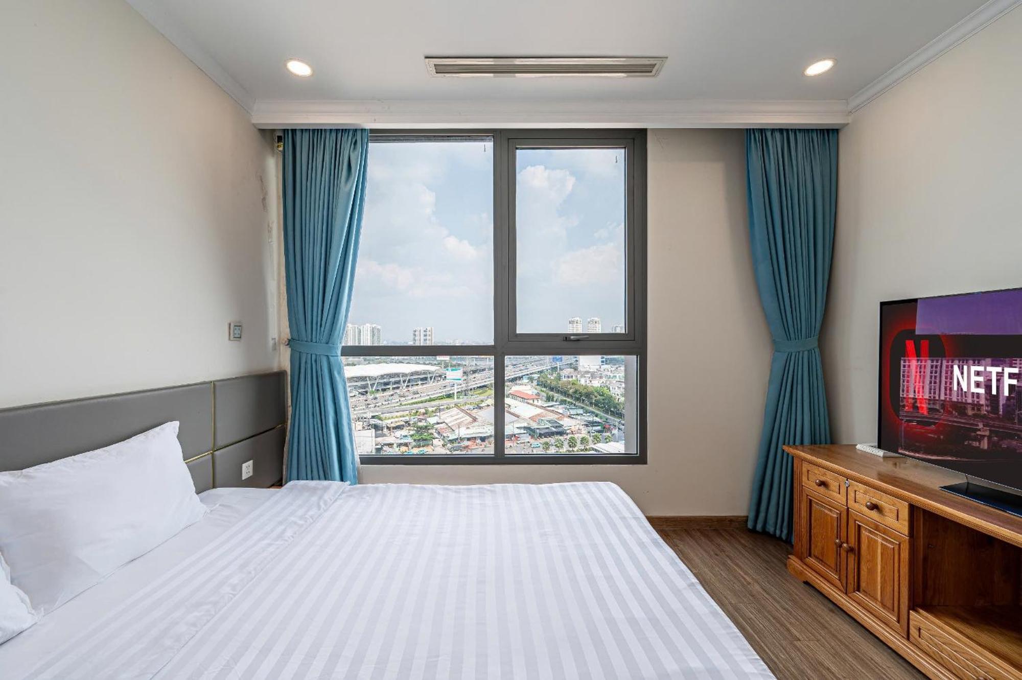 Hotel Vinhomes Landmark Luxury By Navie 5*