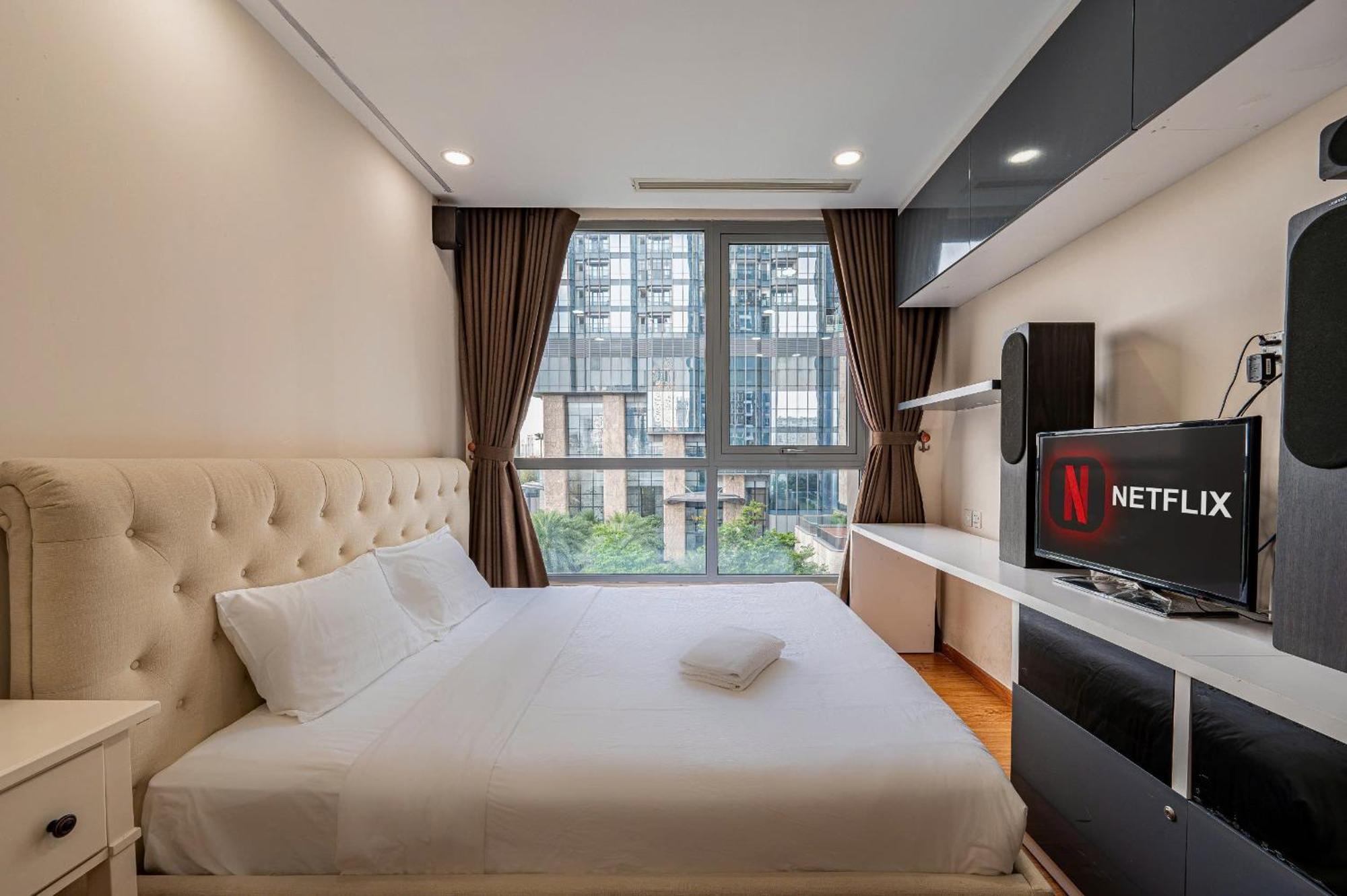 Hotel Vinhomes Landmark Luxury By Navie 5*